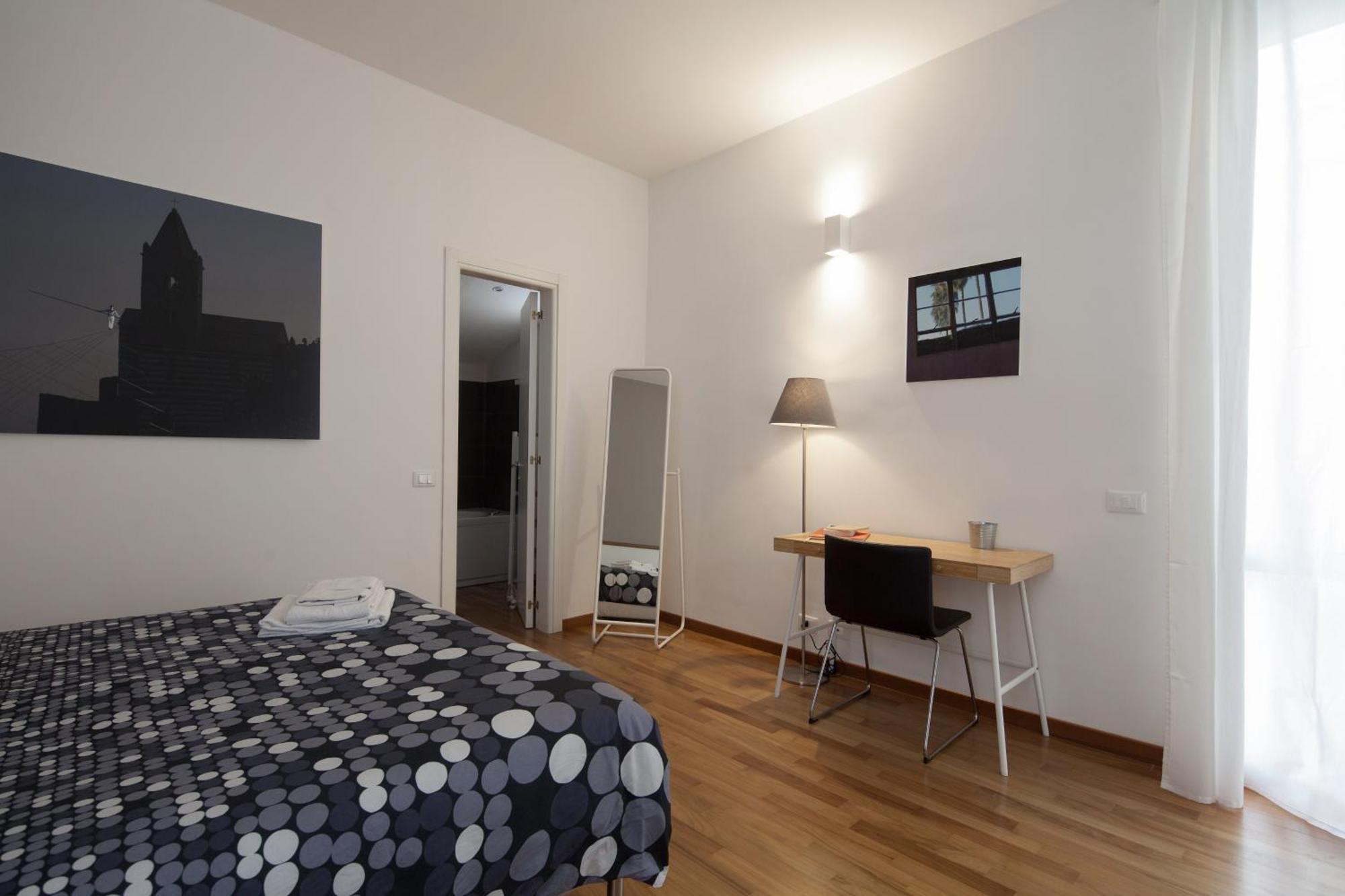 Cv5 - La Spezia City Center - Wide Modern Apartment Walking Distance To The Station To Cinque Terre - Big Terrace On The Roofs Екстериор снимка