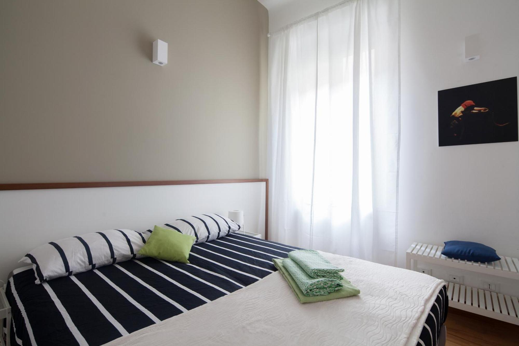 Cv5 - La Spezia City Center - Wide Modern Apartment Walking Distance To The Station To Cinque Terre - Big Terrace On The Roofs Екстериор снимка