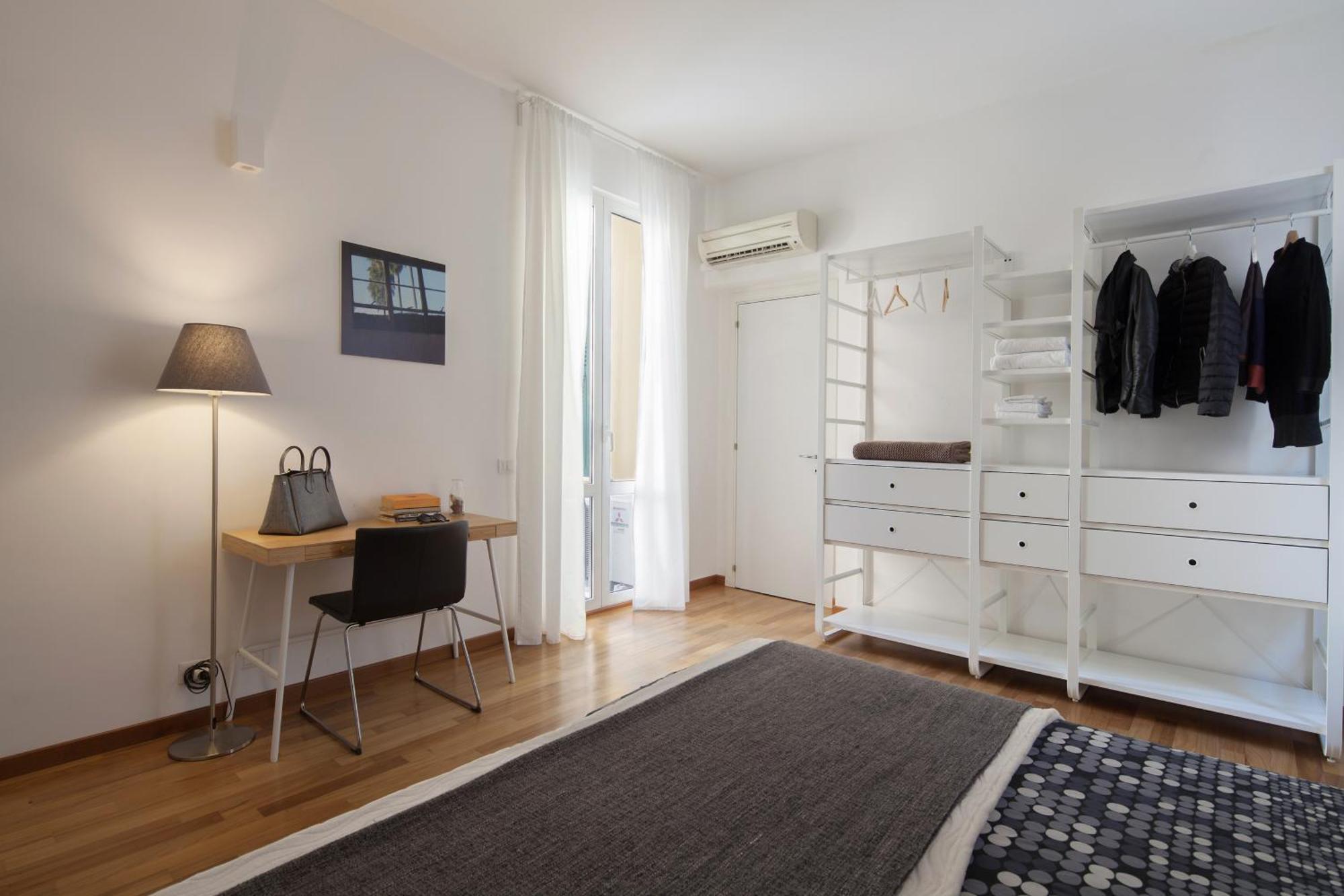 Cv5 - La Spezia City Center - Wide Modern Apartment Walking Distance To The Station To Cinque Terre - Big Terrace On The Roofs Екстериор снимка