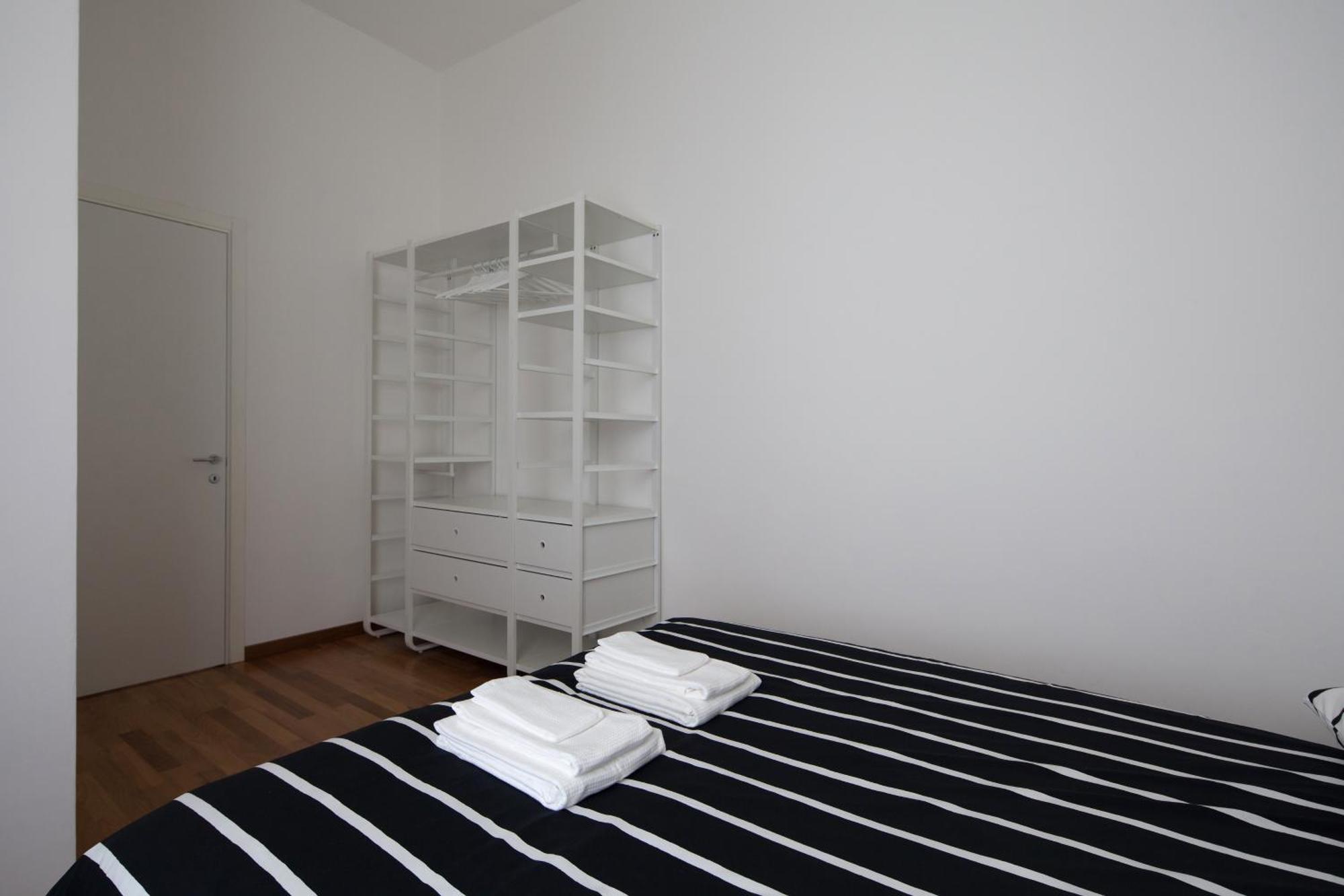 Cv5 - La Spezia City Center - Wide Modern Apartment Walking Distance To The Station To Cinque Terre - Big Terrace On The Roofs Екстериор снимка