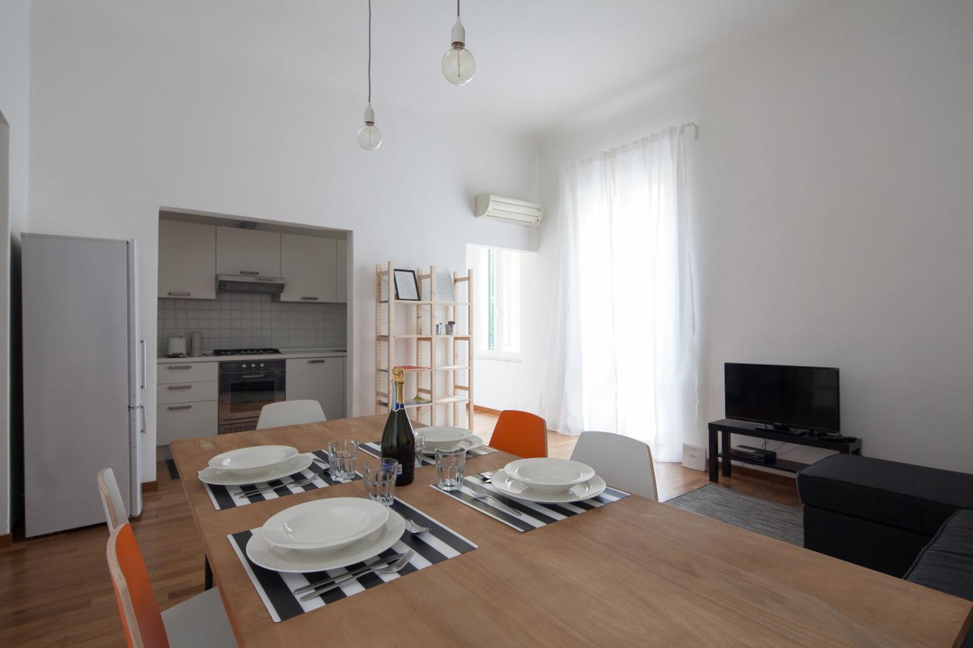 Cv5 - La Spezia City Center - Wide Modern Apartment Walking Distance To The Station To Cinque Terre - Big Terrace On The Roofs Екстериор снимка