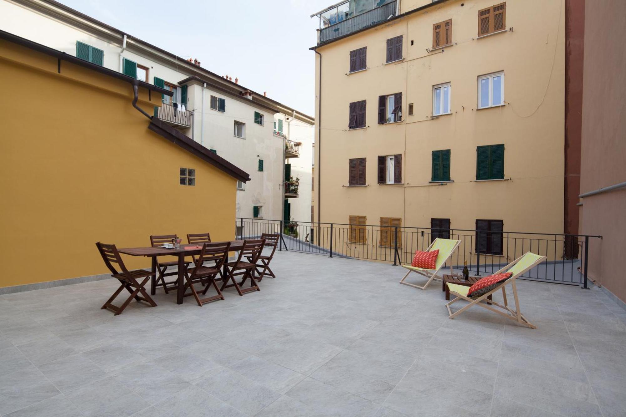 Cv5 - La Spezia City Center - Wide Modern Apartment Walking Distance To The Station To Cinque Terre - Big Terrace On The Roofs Екстериор снимка